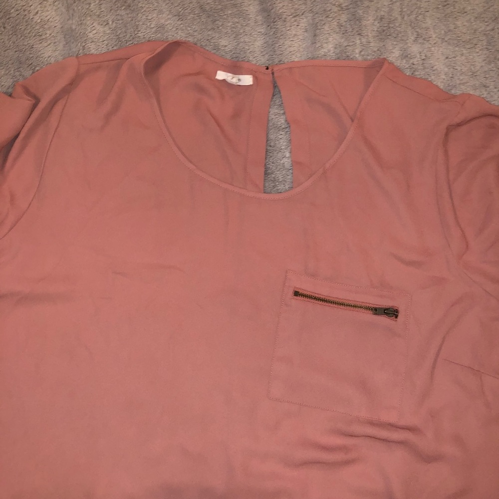 Scoop neck short sleeved blouse